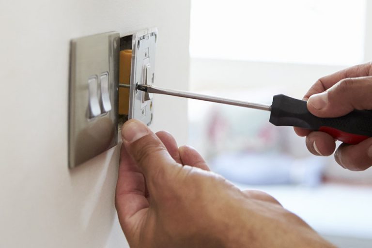 Step-by-Step Guide: Replacing a Standard Light Switch
